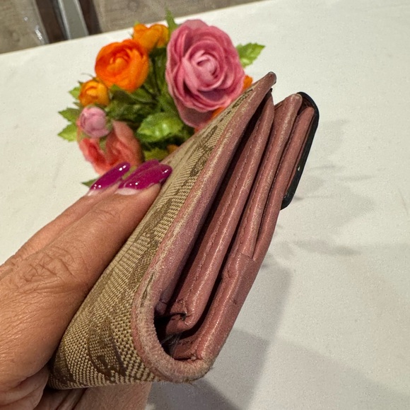 Authentic Gucci wallet - Picture 12 of 12
